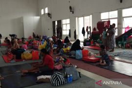 BPBD Kudus mencatat ratusan pengungsi mulai terdampak banjir pulang ke rumah