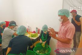 Orangtua murid di Taput keluhkan menu MBG busuk dan berulat