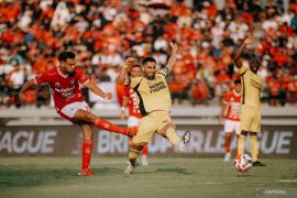 Bali United tahan Semen Padang imbang 3-3