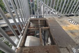 Sejumlah pelat besi JPO Sahabat Jalan Daan Mogot Jakbar hilang