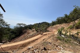 HK minta warga bersabar untuk lewati jalan Simaninggir Tapteng