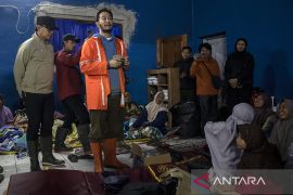 Wamendagri tinjau pengungsi bencana tanah longsor di Cisarua