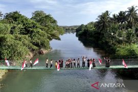 Jembatan Gantung Cipalebuh Garut, jalan baru ke sekolah dan sawah