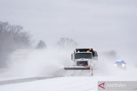 Badai salju lumpuhkan AS, 130.000 lebih rumah padam listrik