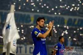Persib unggul sementara 1-0 atas Malut United