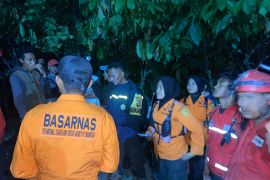 Tim SAR gabungan temukan pemuda hilang di lokasi banjir bandang Agam