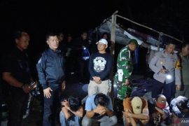 Tim Gabungan Polda Babel gerebek dua lokasi diduga tempat pesta narkoba di Bangka Selatan