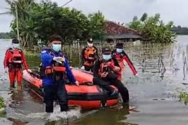 Warga terseret banjir di Binuang Serang ditemukan meninggal