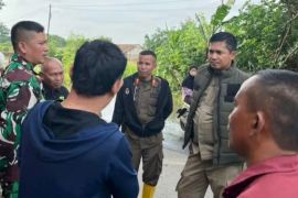 Warga terdampak banjir Karawang diimbau tidak galang dana di jalan