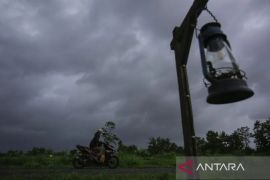BMKG mengimbau warga DIY mewaspadai cuaca ekstrem akibat belokan angin