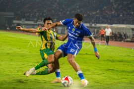 Persib Kuasai Puncak Klasemen Liga Indonesia dengan Selisih Satu Poin
