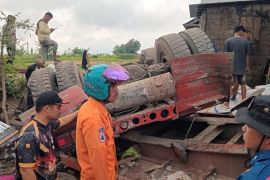 Kecelakaan beruntun terjadi di Pendakian Panyalaian, Tanah Datar (Video)