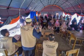 Trauma healing penyintas bencana di Palembayan