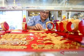 Emas Antam melambung tinggi, tembus Rp3,168 juta per gram