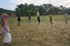 Aktivitas olahraga anak-anak penyintas bencana Page 2 Small