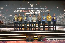 Dukung program JKN, ratusan kepala daerah terima penghargaan UHC Awards 2026