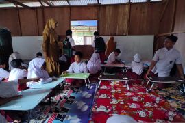 79 siswa SDN 14 Labuah Agam merasa senang belajar di shalter