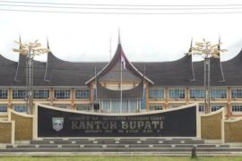 Pemkab: Dana transfer akhir tahun belum tertampung di APBD 2025 Pasbar sebabkan sisa kas besar