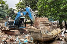 Jaktim mulai pematangan lahan petak makam baru di TPU Kebon Nanas