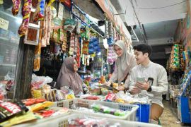 Bank NTB Syariah memperluas layanan digital ke tiga pasar di Mataram