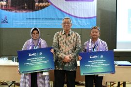 Bank Aladin Syariah berangkatkan 34 nasabah pensiunan umrah