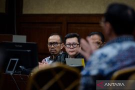 Hukum kemarin, Ahok jadi saksi hingga imbauan soal Whip Pink