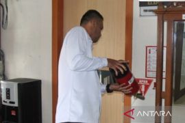 Pastikan Kesiapsiagaan, Lapas Kelas IIA Pekanbaru Periksa Kondisi APAR Secara Rutin