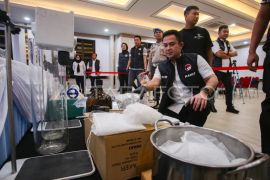 Foto: Pengungkapan industri rumahan pembuatan narkoba