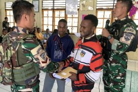 Satgas Yonif 743/PSY bekali pelajar Mulia tanamkan wawasan kebangsaan