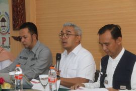 Farhan fokuskan membenahi parkir dan PKL dampak proyek BRT Bandung Raya