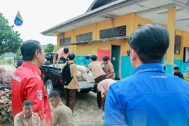 Poso Energy bantu 50 sak semen untuk pembangunan sarana olahraga SMAN 1 Pamona Utara