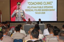 Polres Bangka Barat latih personel kemampuan komunikasi humanis