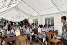 Penyintas bencana masih menetap di SMAN 1 Tukka