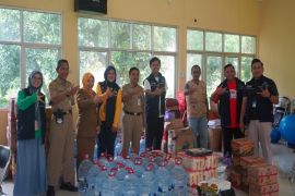 KEK Batang salurkan bantuan logistik warga terdampak banjir