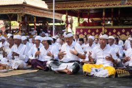 Pujawali Pura Dhang Kahyangan Petitenget, umat dilarang laksanakan upacara atiwa-tiwa hingga 10 Januari