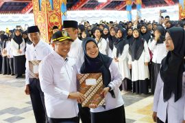 Sebanyak 2.997 tenaga honorer Lombok Barat resmi jadi P3K paruh waktu