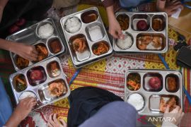 MBG selama Ramadhan: Anak sekolah puasa terima makanan untuk berbuka