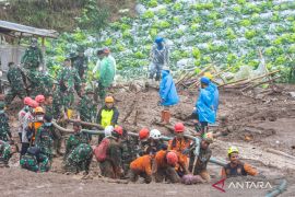 53 kantong jenazah longsor Cisarua dievakuasi hingga hari Rabu ini
