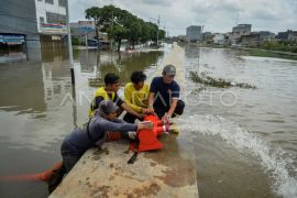 Pendangkalan Kali Cirarab disebut jadi penyebab banjir di wilayah Periuk