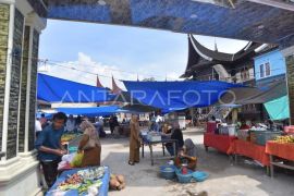 Pasar Maninjau mulai ramai pascabencana Page 2 Small