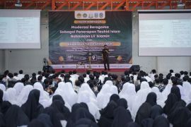 Kejati Jatim kuatkan nilai kebangsaan ke santri tangkal radikalisme