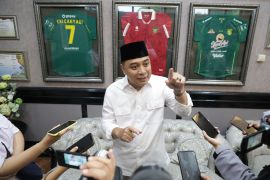 Pemkot Surabaya ingatkan potensi banjir akibat parkir tepi sungai