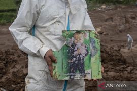 BNBP: 57 korban longsor Bandung Barat berhasil teridentifikasi Polri