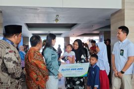 Gubernur Malut Serahkan Santunan BPJS Ketenagakerjaan JKK Rp232 Juta ke ahli waris belayan