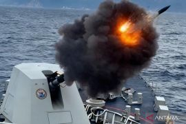 KRI Prabu Siliwangi-321 lakukan uji tembak meriam 127 mm di Italia