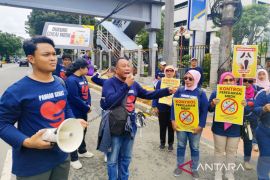 FAKTA Indonesia desak penerapan cukai MBDK