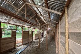 Warga Sayur Matinggi bangun huntara bagi penyintas bencana