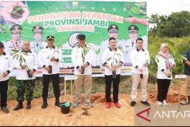 Wabup Katamso pimpin aksi tanam pohon serentak, wujudkan kabupaten Lestari ramah lingkungan