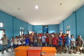 PBD salurkan 78 unit kotak pendingin kepada nelayan OAP