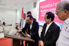 Mendiktisaintek sebut Rumah Sakit Unhas perkuat layanan kesehatan nasional